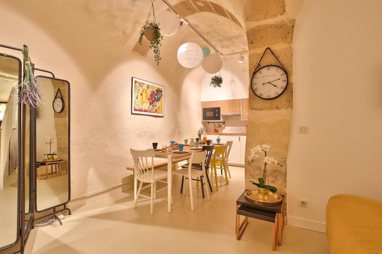 New Stunning 4 Bdrs Apt, With Ac - Le Marais パリ エクステリア 写真